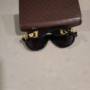 FEMALE GUCCI SUNGLASSES